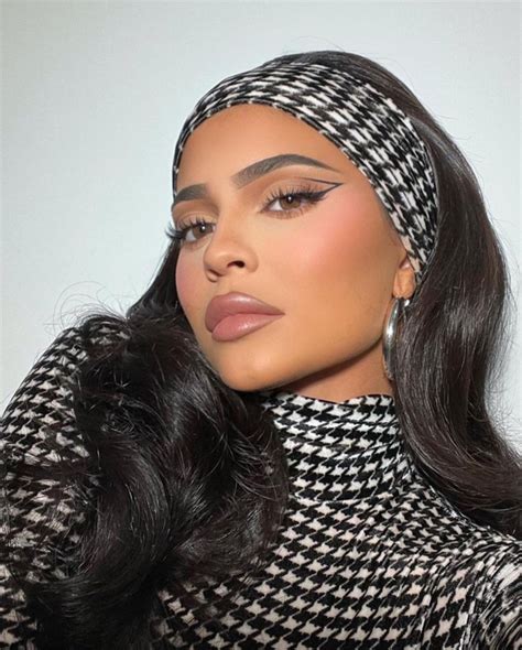 kylie jenner dior blush